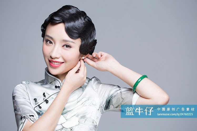 古典美女梳妆打扮