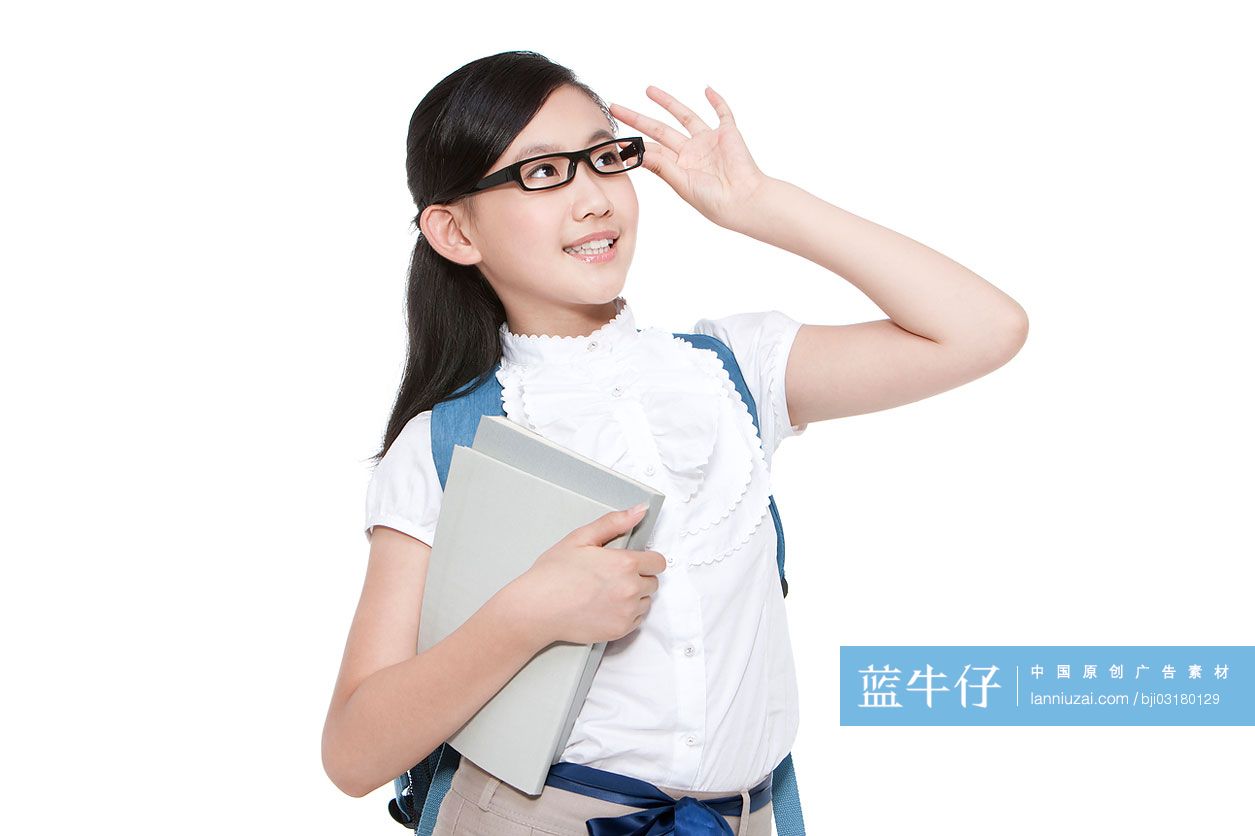 可爱的戴眼镜小学女生