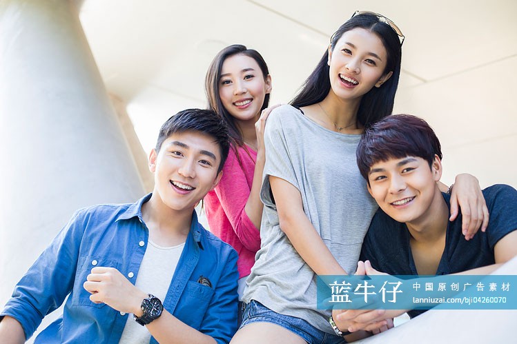 年轻朋友的合照-原创广告素材图片-蓝牛仔