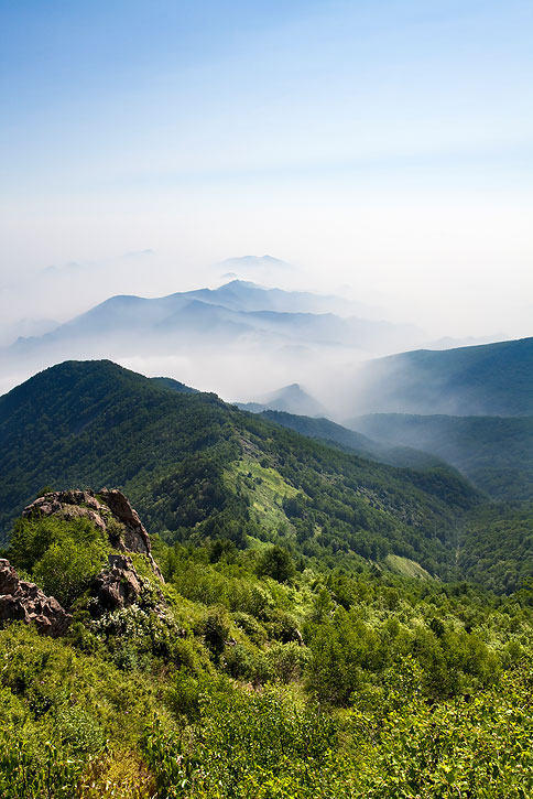 群山峻岭