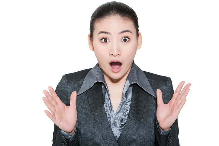 青年商务女士表示惊讶