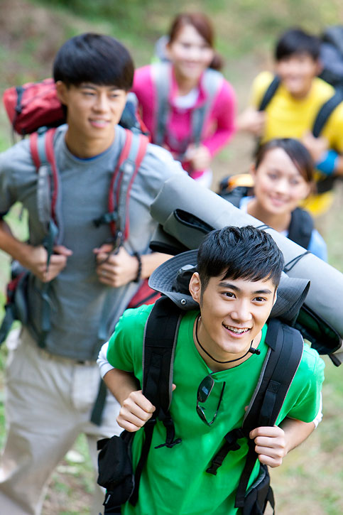 活力青年郊游休闲