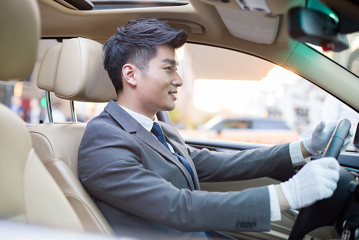 专车司机驾车