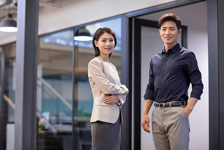 商务人士在办公室的肖像