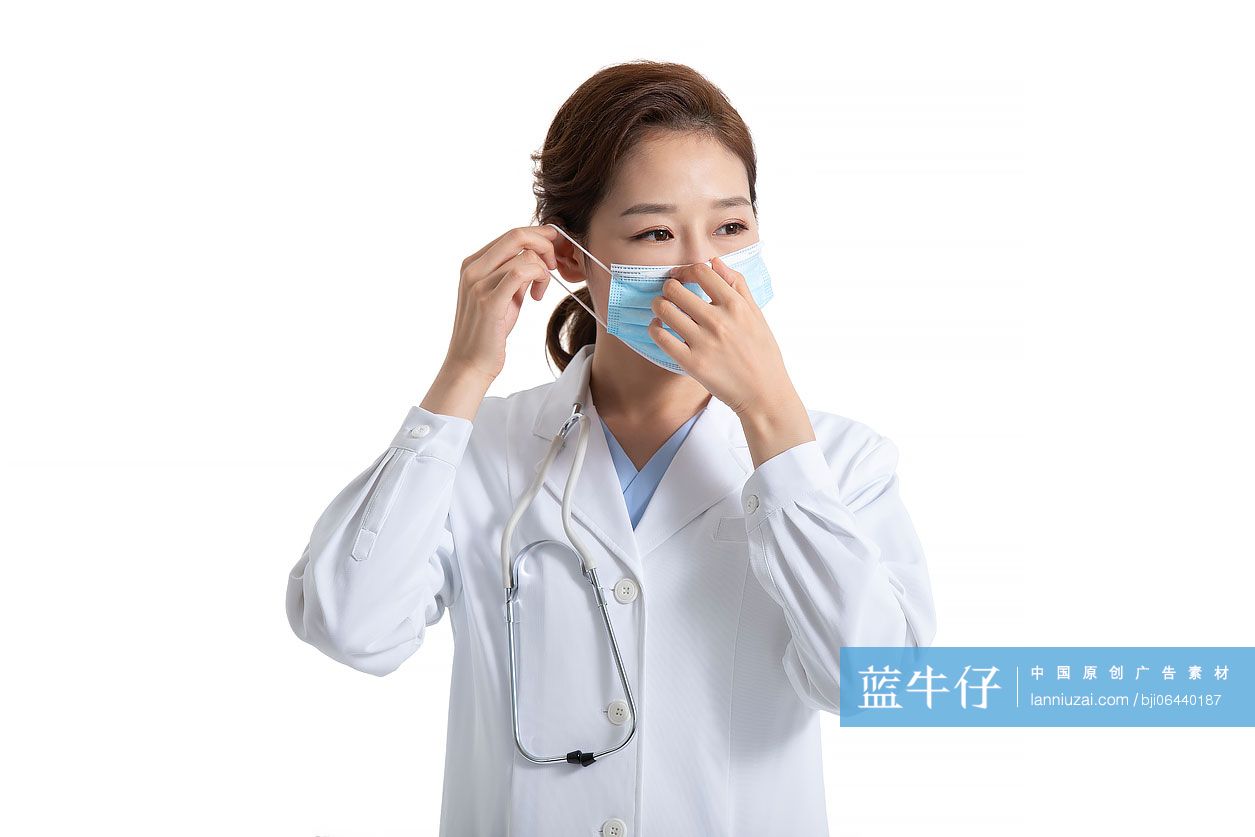 年轻医生戴医用口罩