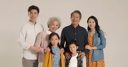 Portrait of happy Chinese family,4K