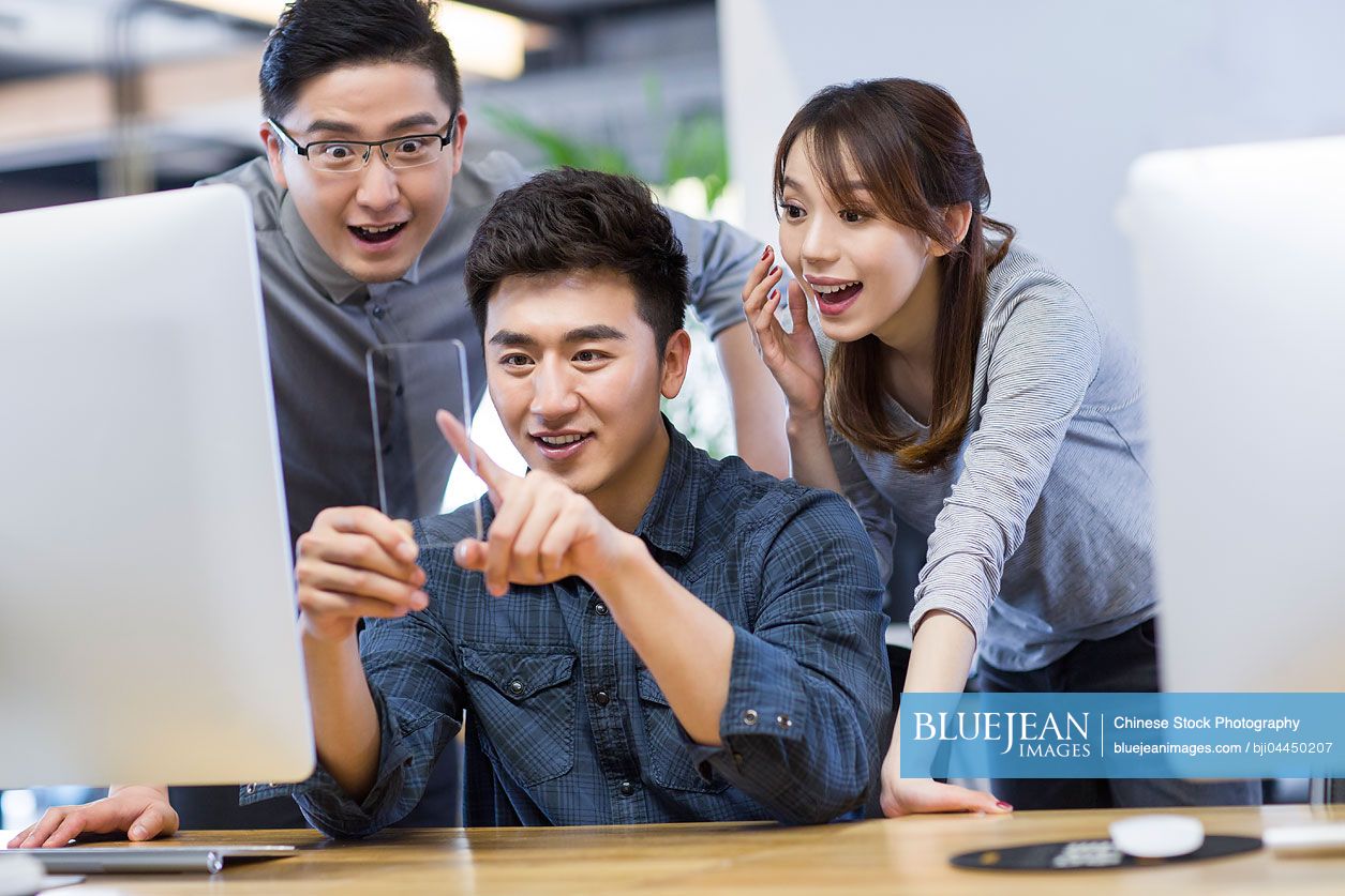 Chinese IT workers developing smart phone