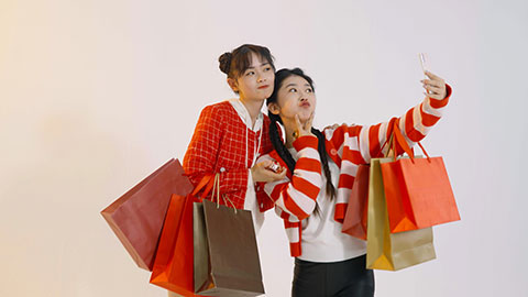 Best female Chinese friends shopping for Chinese New Year