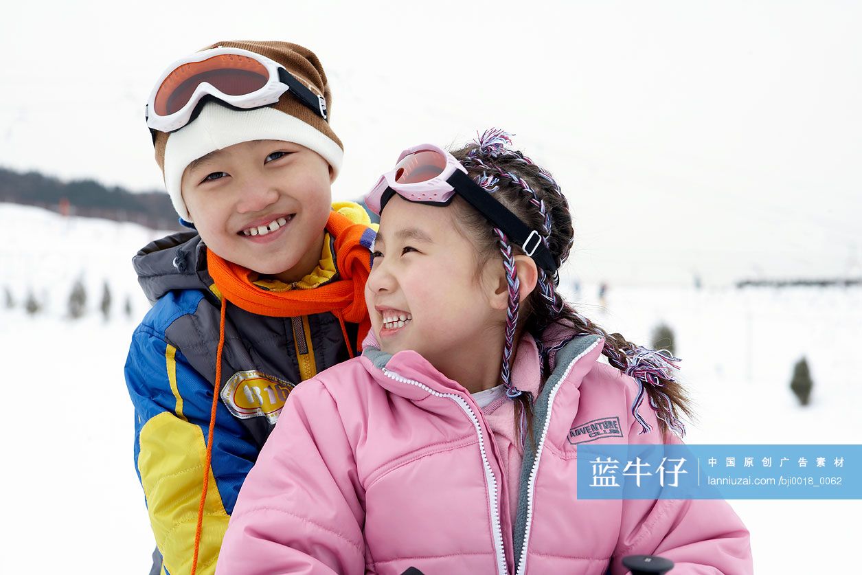 快乐儿童滑雪