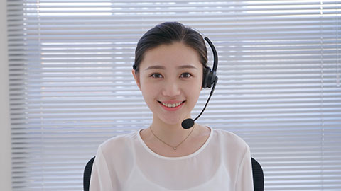 Young Chinese businesswoman working in office,4K