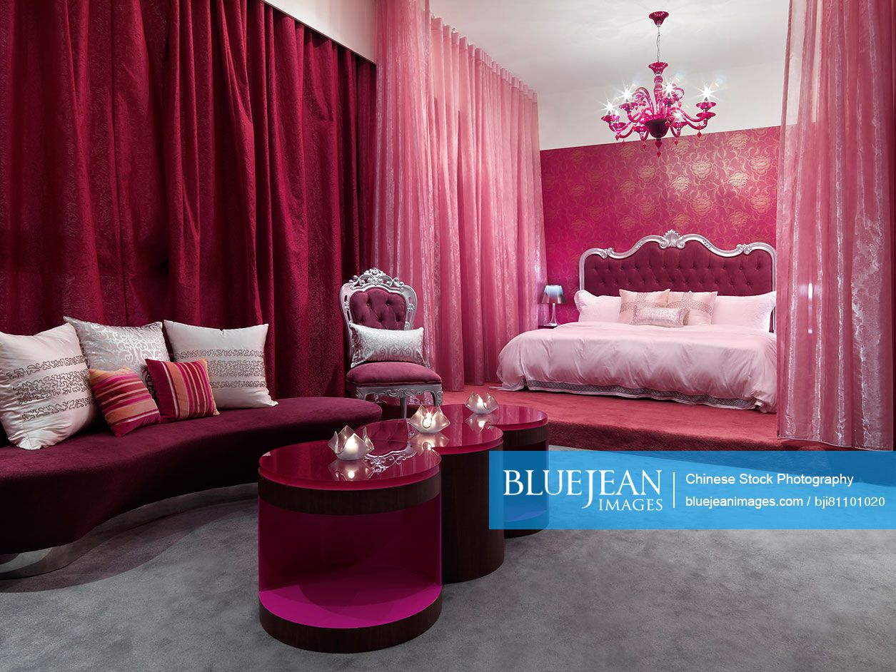 Girl's bedroom with a pink motif