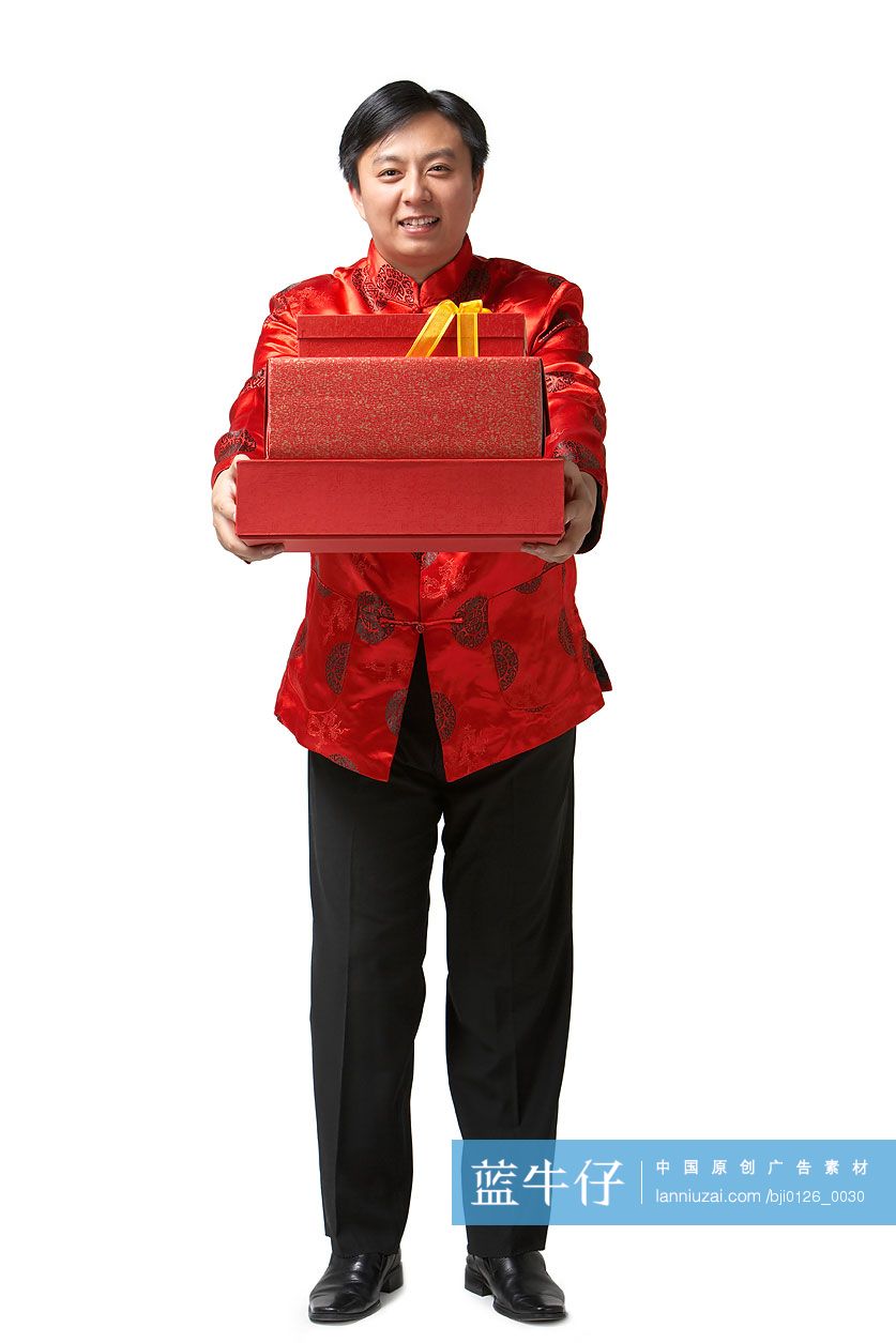爸爸手捧礼盒