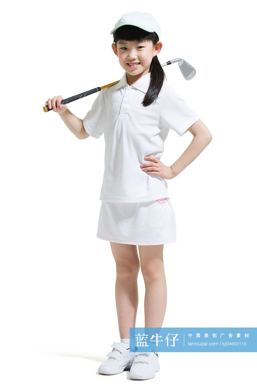 可爱的小女孩打高尔夫