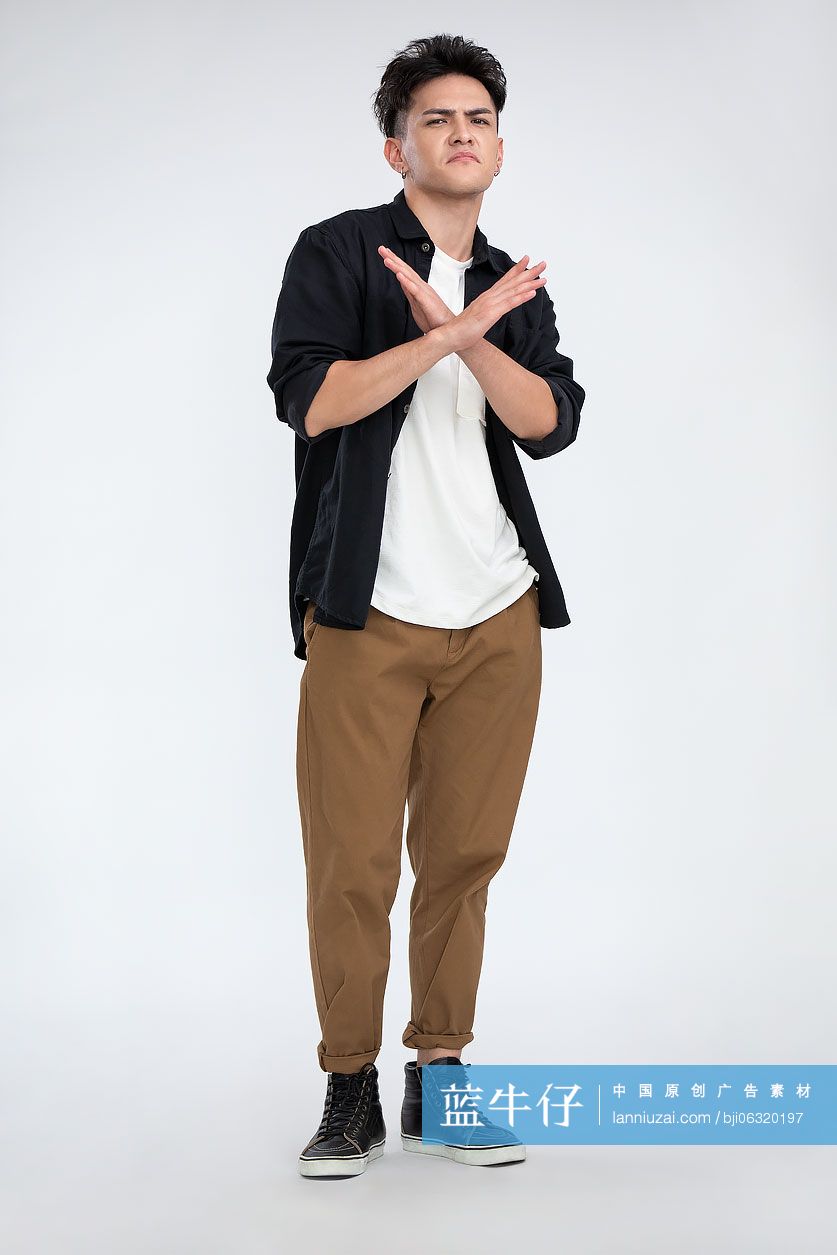 年轻男士表示拒绝