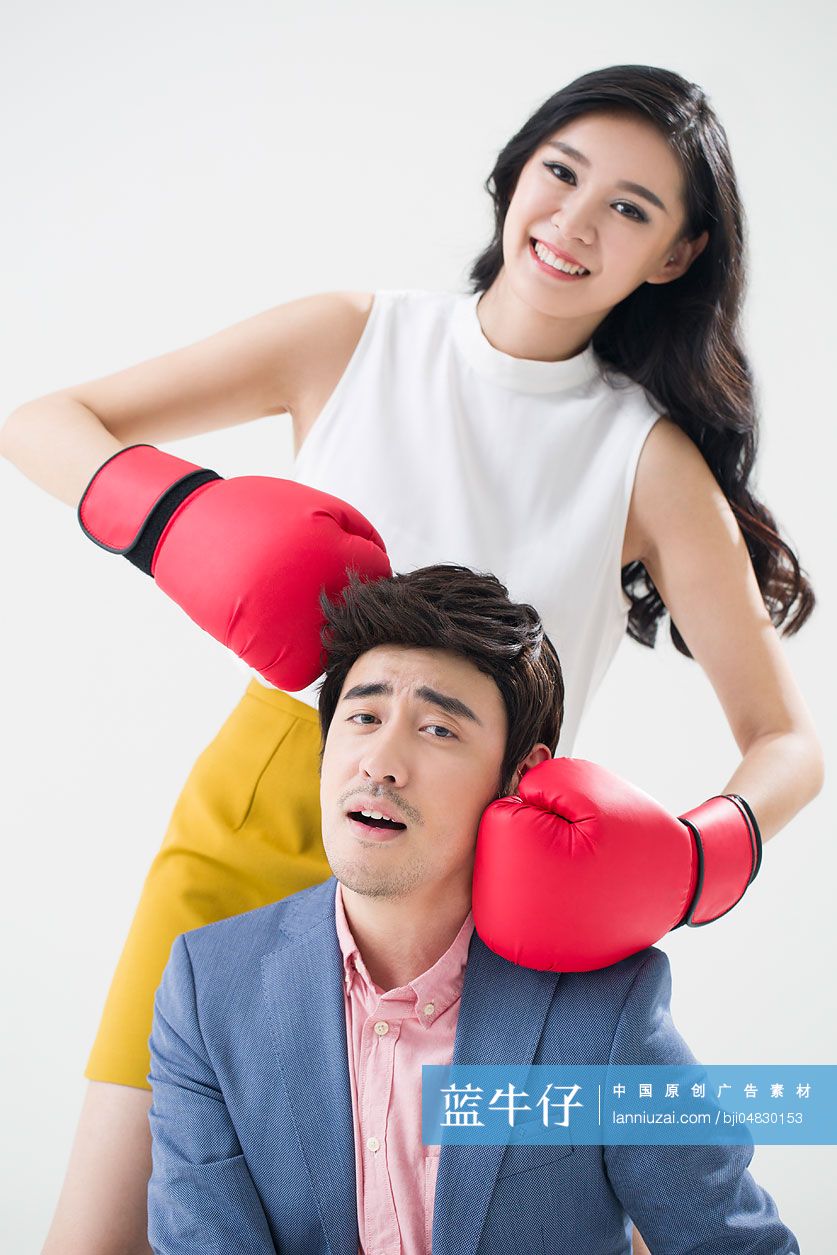 幽默的年轻情侣