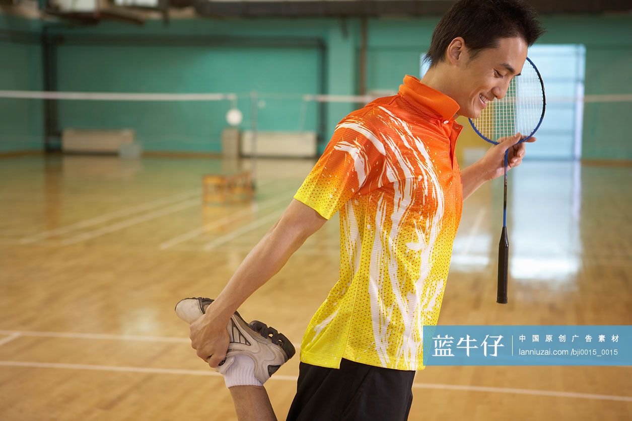 男子羽毛球运动员