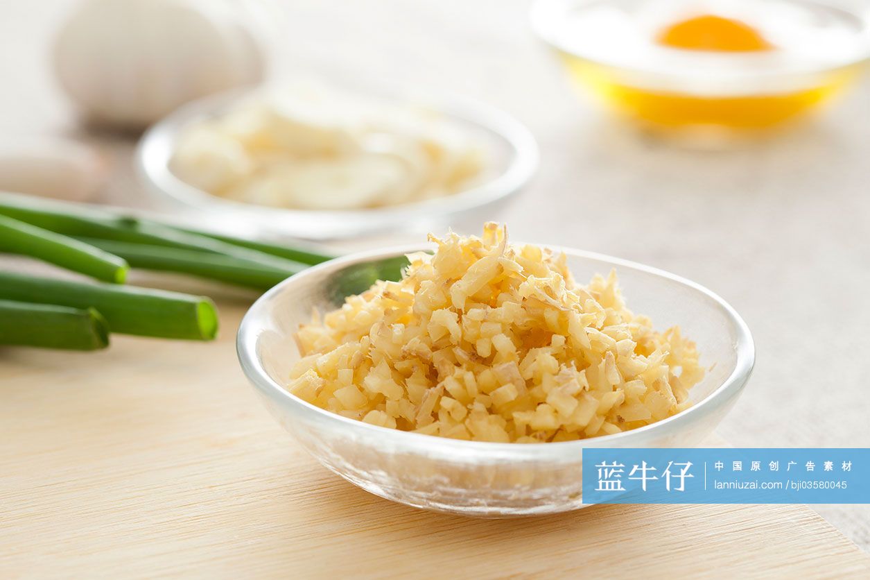葱姜蒜和鸡蛋