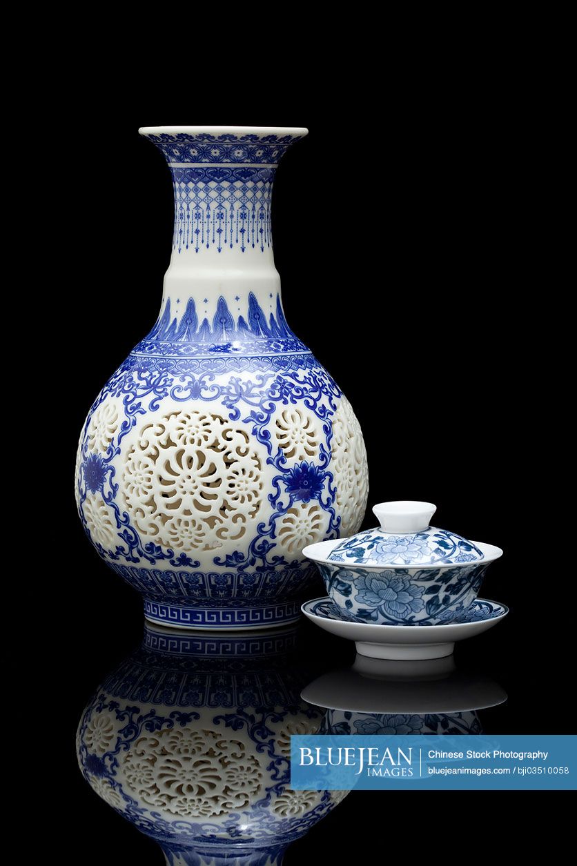 Ceramics, China, Vase and tea cup