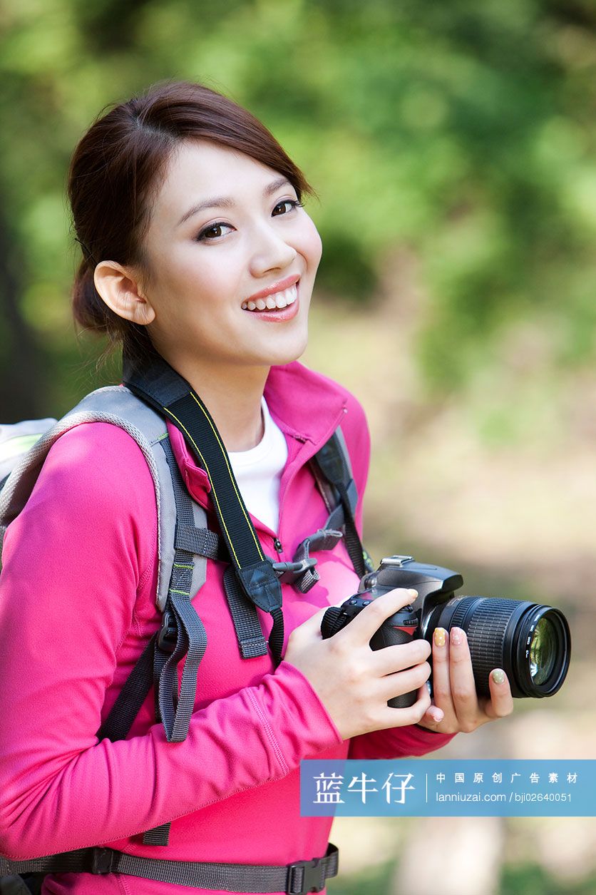 青年女性户外摄影