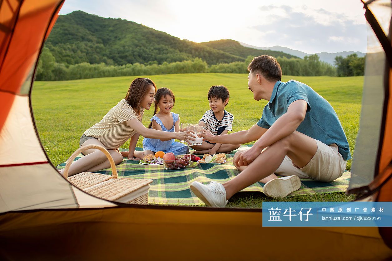 家庭野餐照片图片