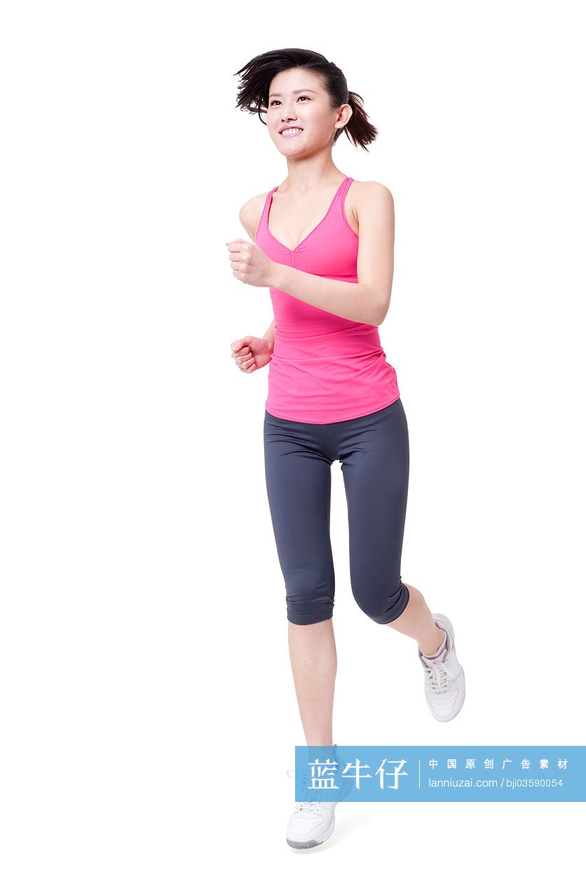 年轻女性跑步