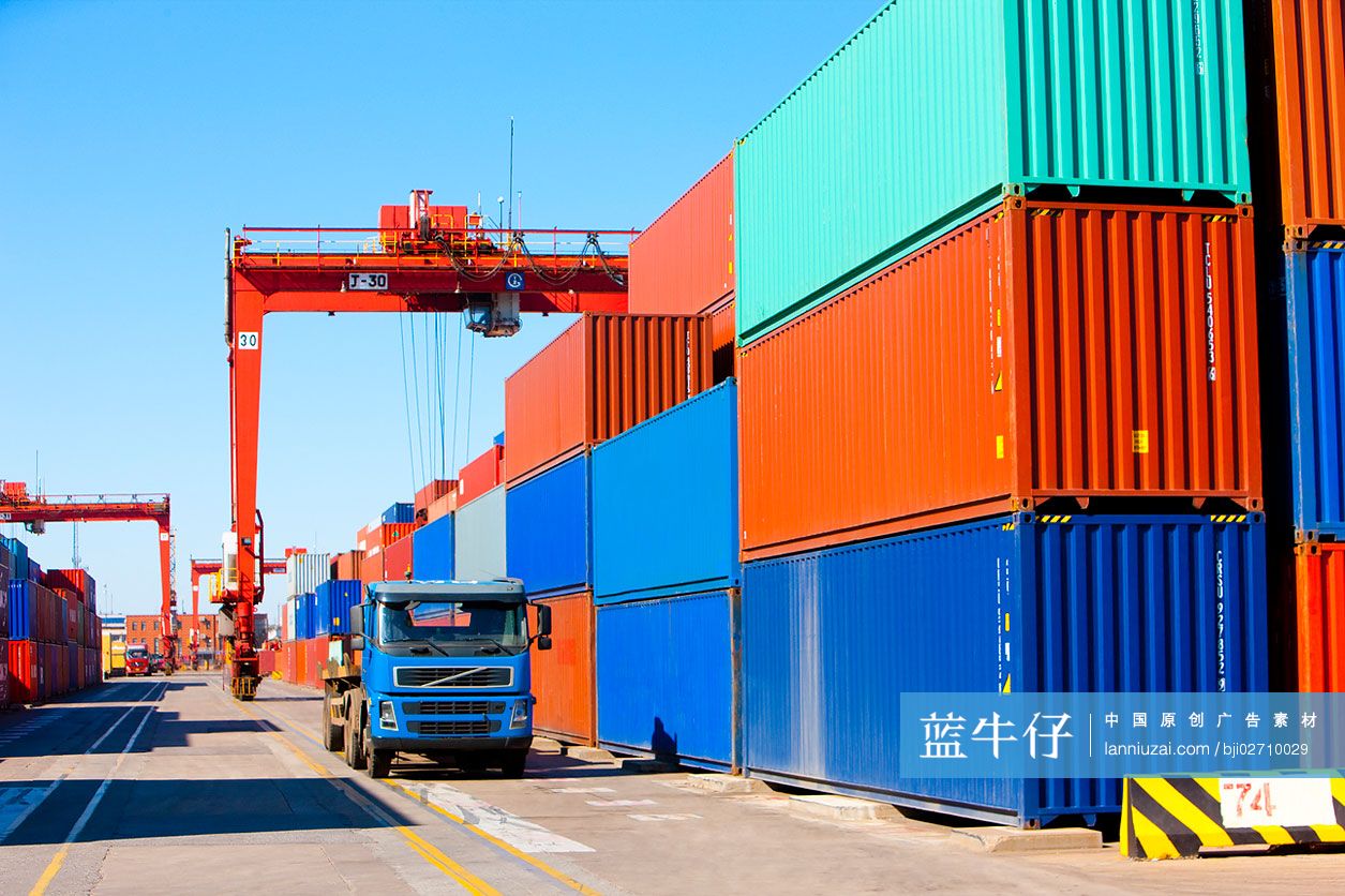 码头上的集装箱