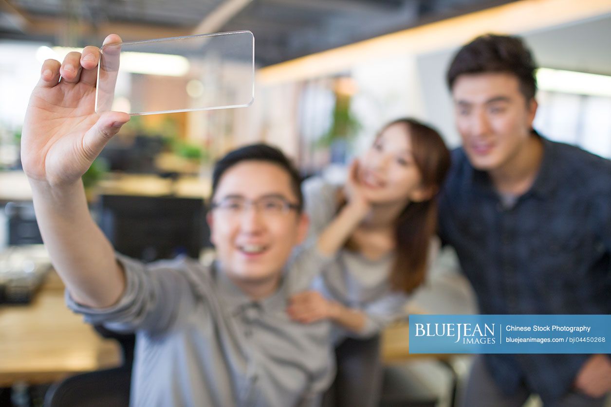 Chinese IT workers developing smart phone