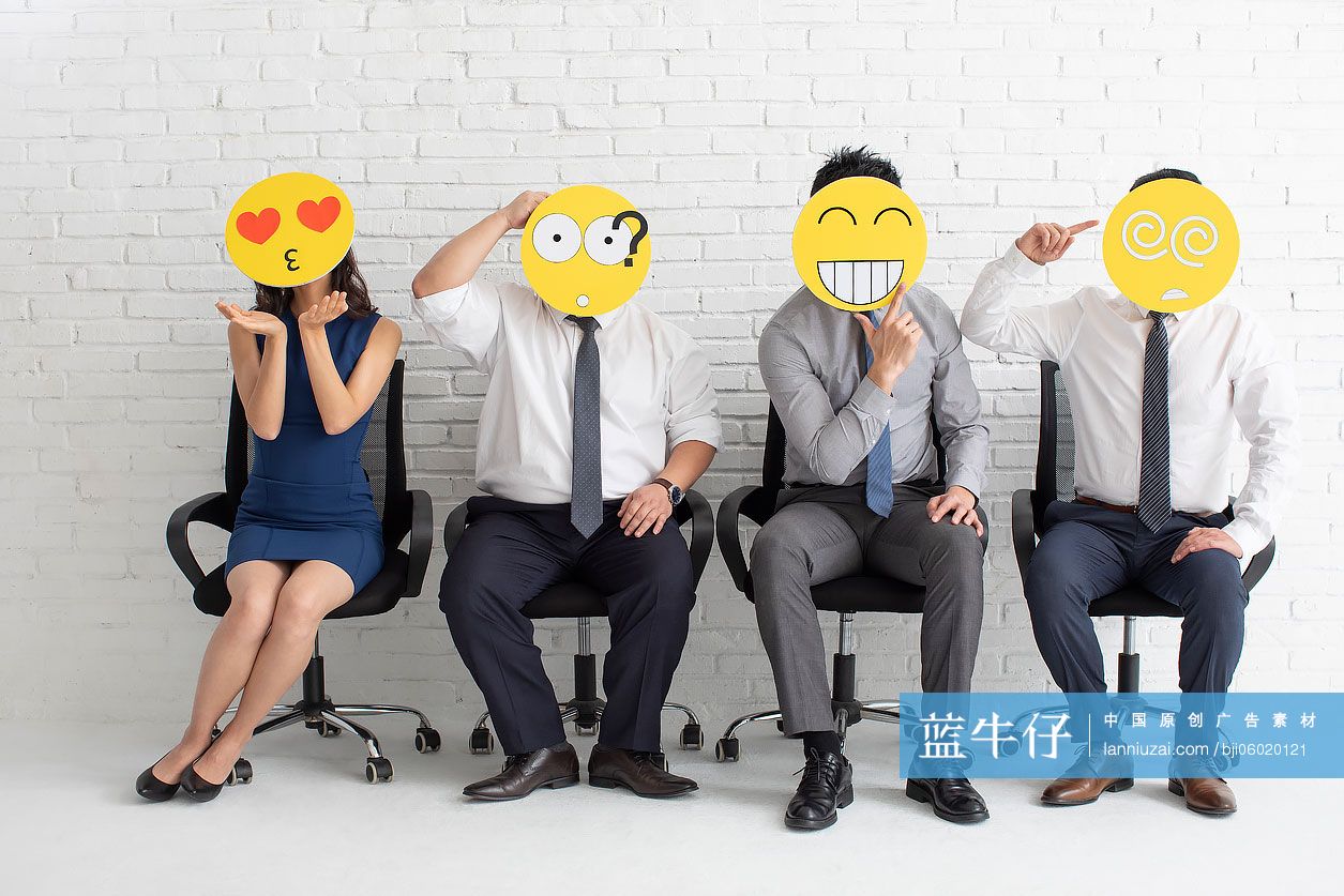 商务人士参加工作面试