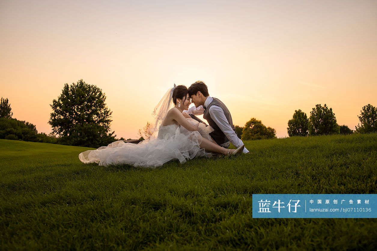 快乐的新郎新娘