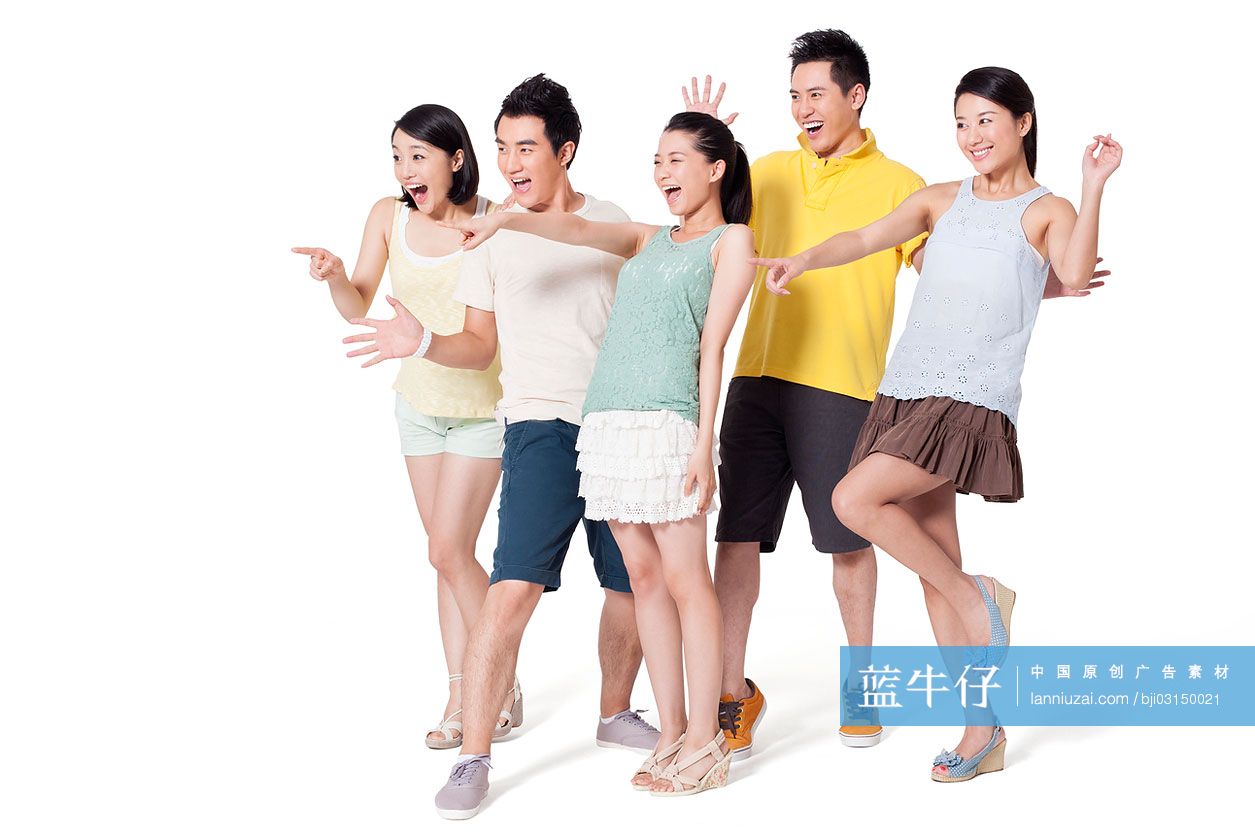 年轻人面露惊讶的表情