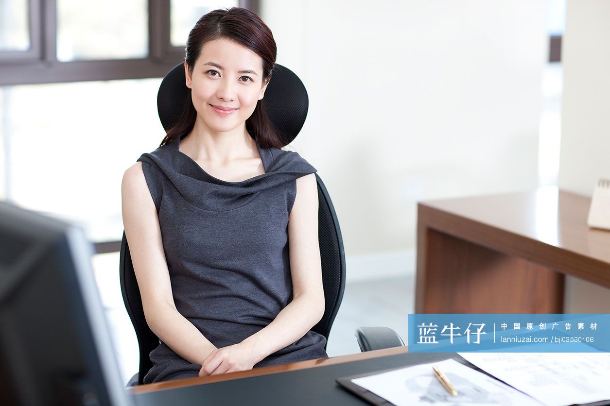办公室的职场女性