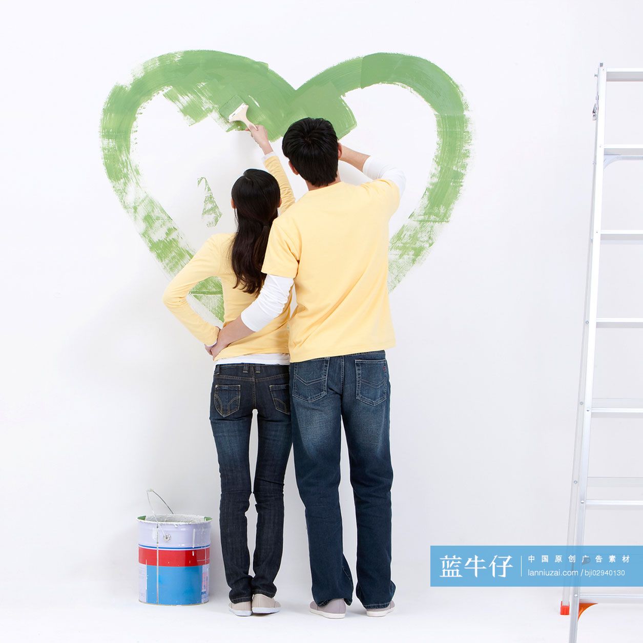 青年夫妇快乐装修