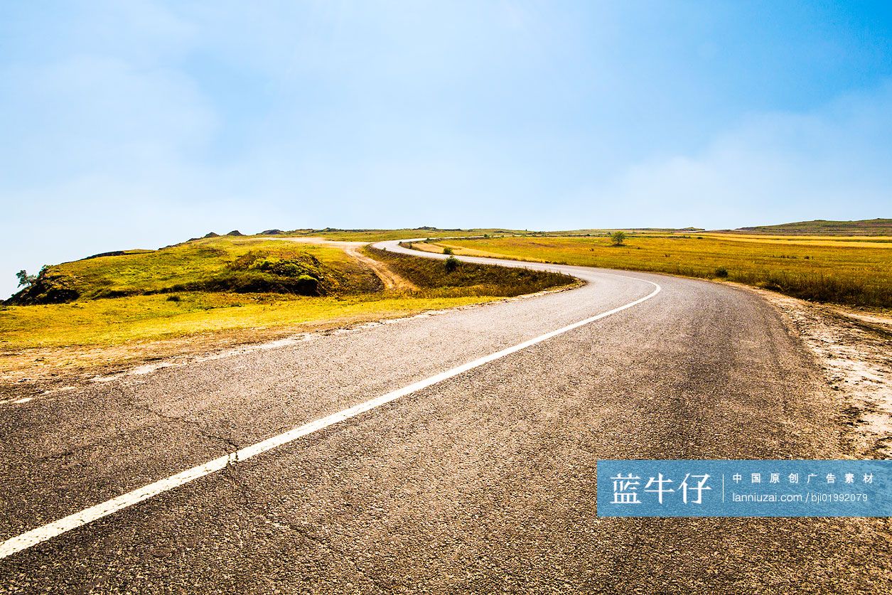 河北草原天路风光