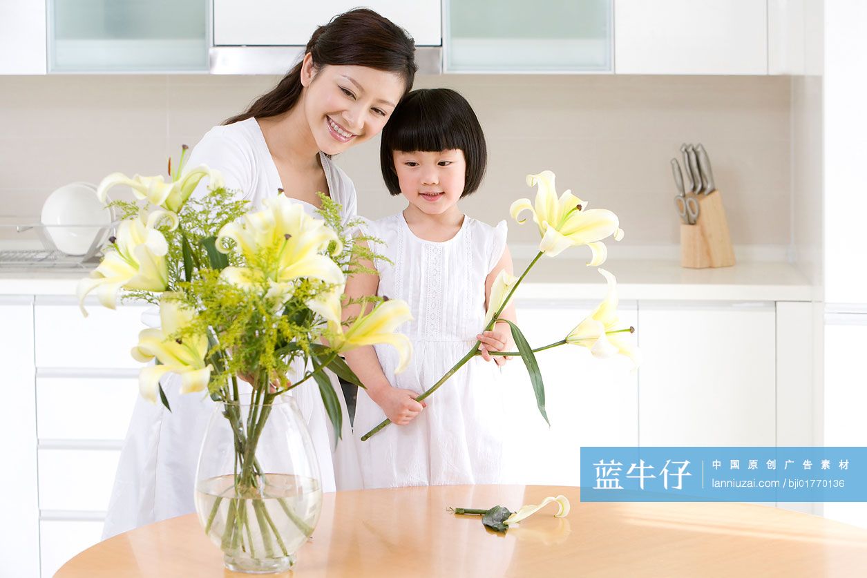 母女插花