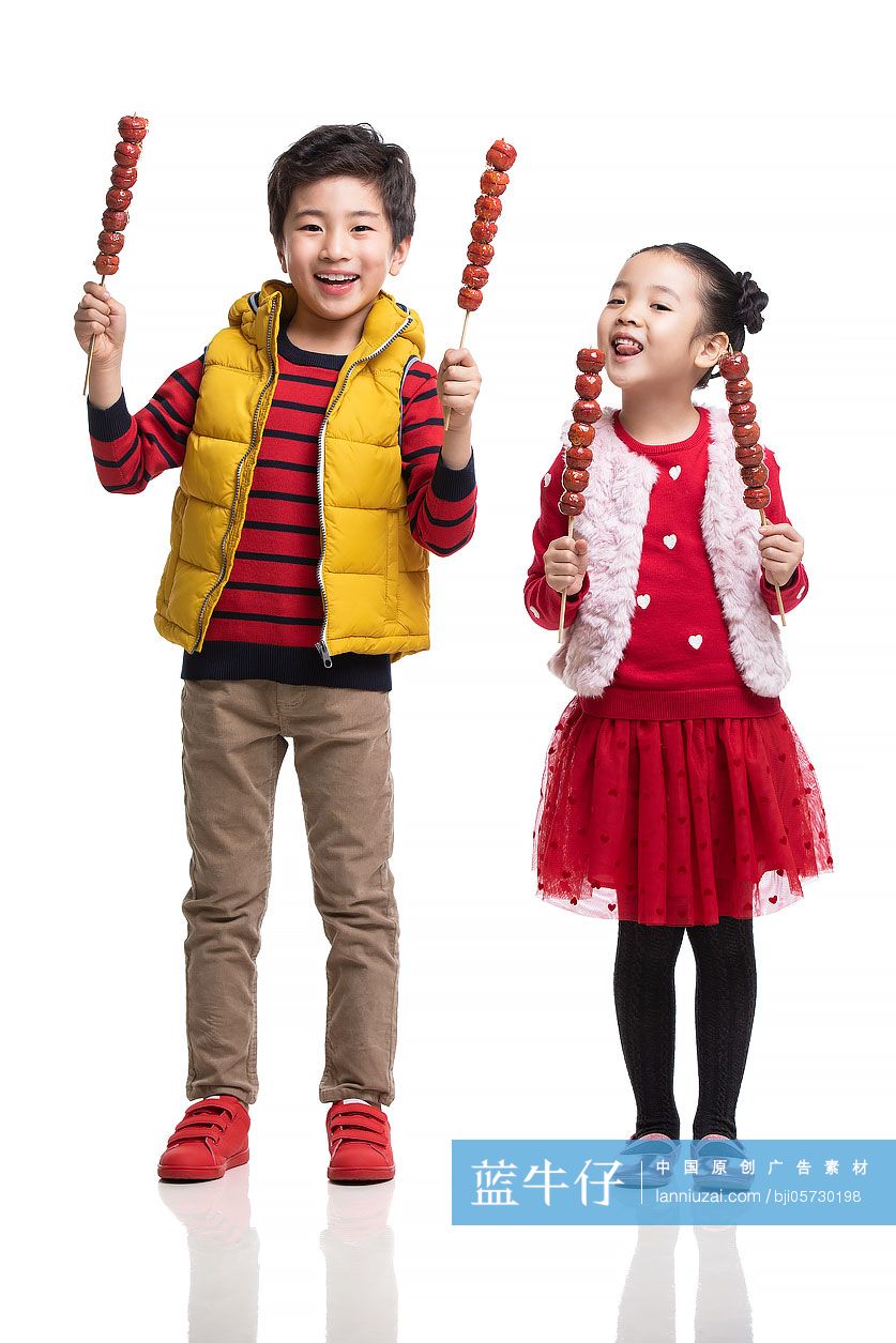 兄妹俩吃糖葫芦