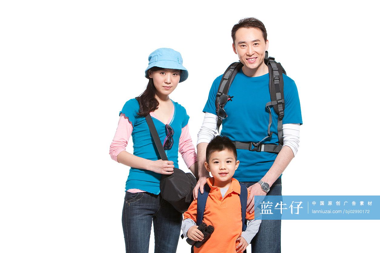 一家三口旅游肖像