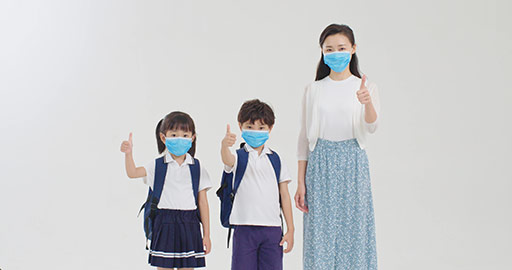Young Chinese family wearing surgical masks,4K