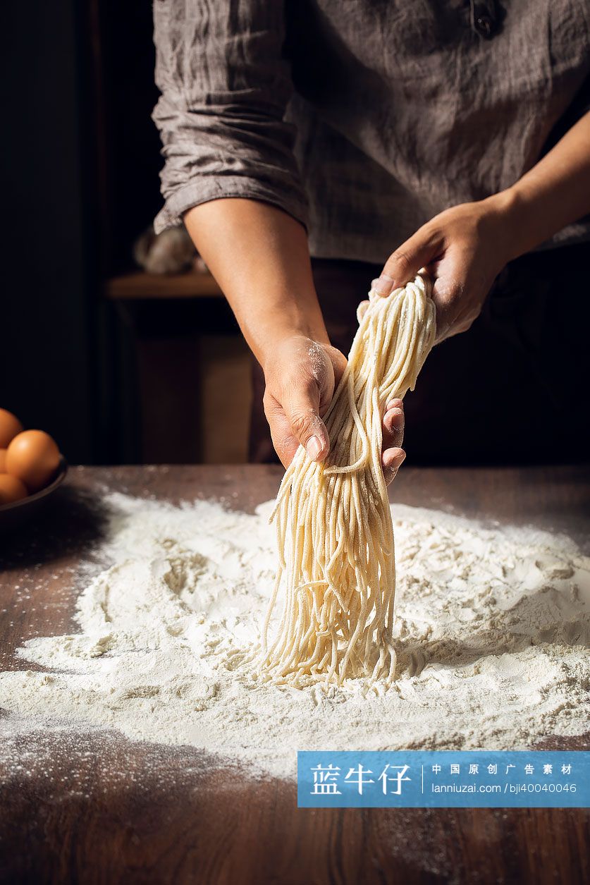 厨师做手擀面