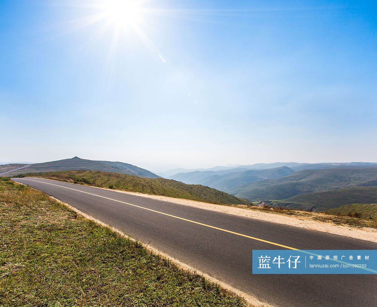 河北草原天路风光