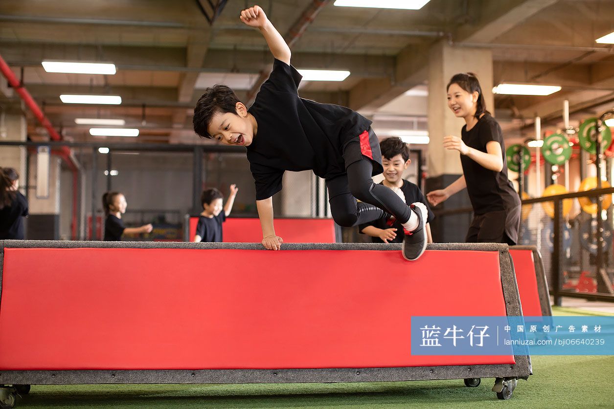 儿童上体能训练课