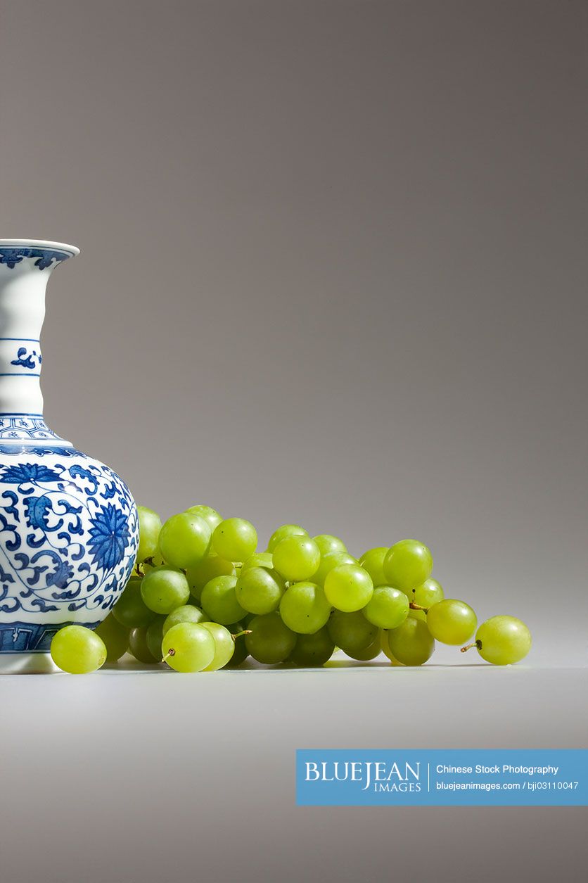 White Grape and Chinese blue and white porcelain