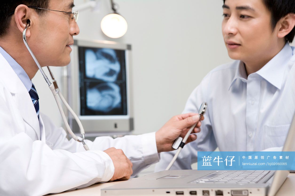 医生给病人看病