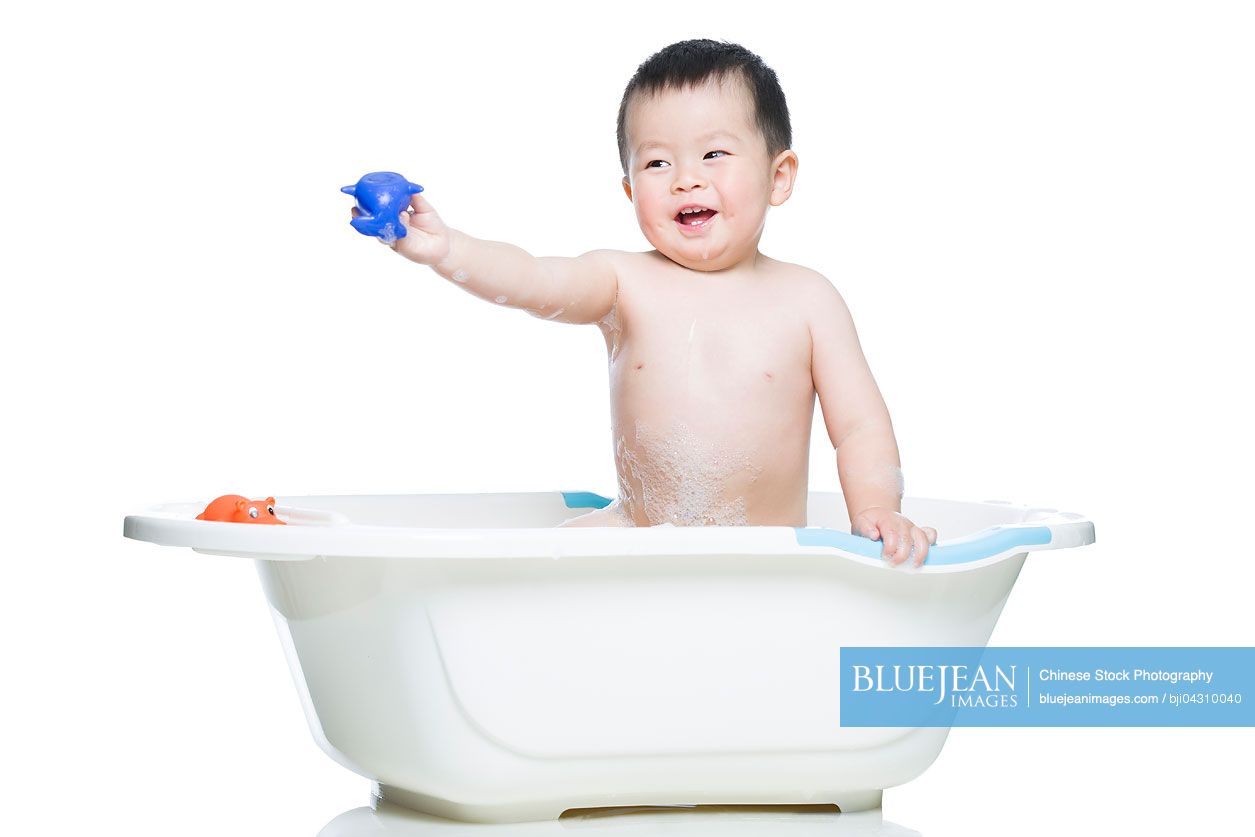 Cute Chinese baby in bathtub