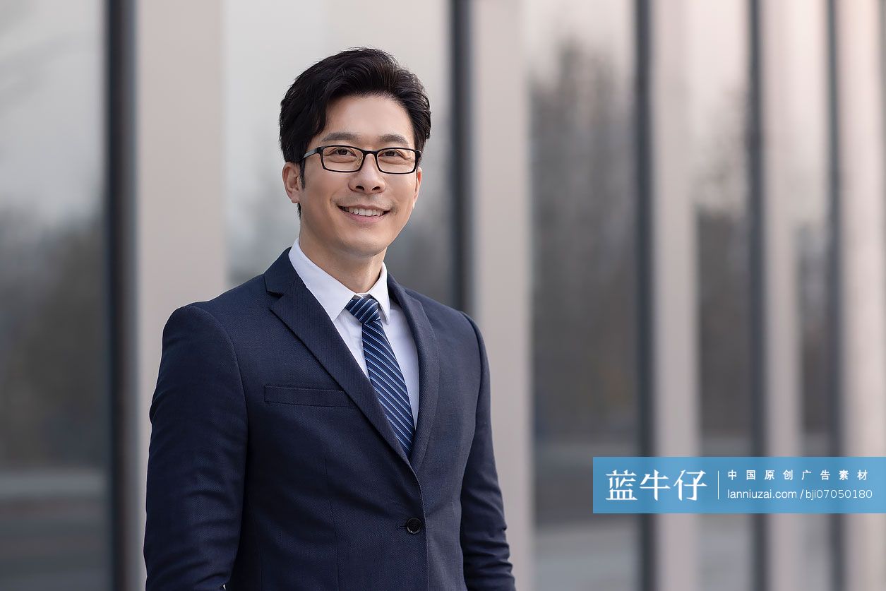 自信的商务男士肖像
