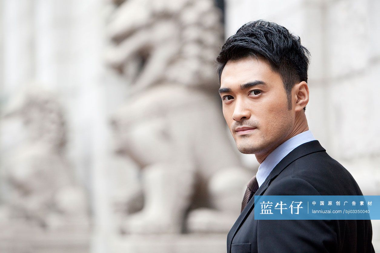 严肃商务男士肖像-蓝牛仔影像-中国原创广告影像素材