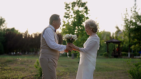 Sweet picture of older couple getting married