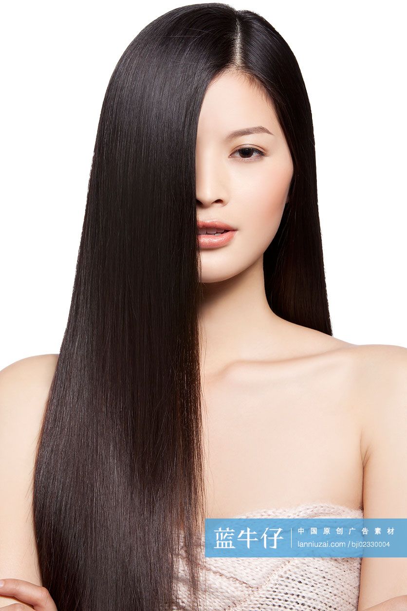 美女展示丝缎般的头发