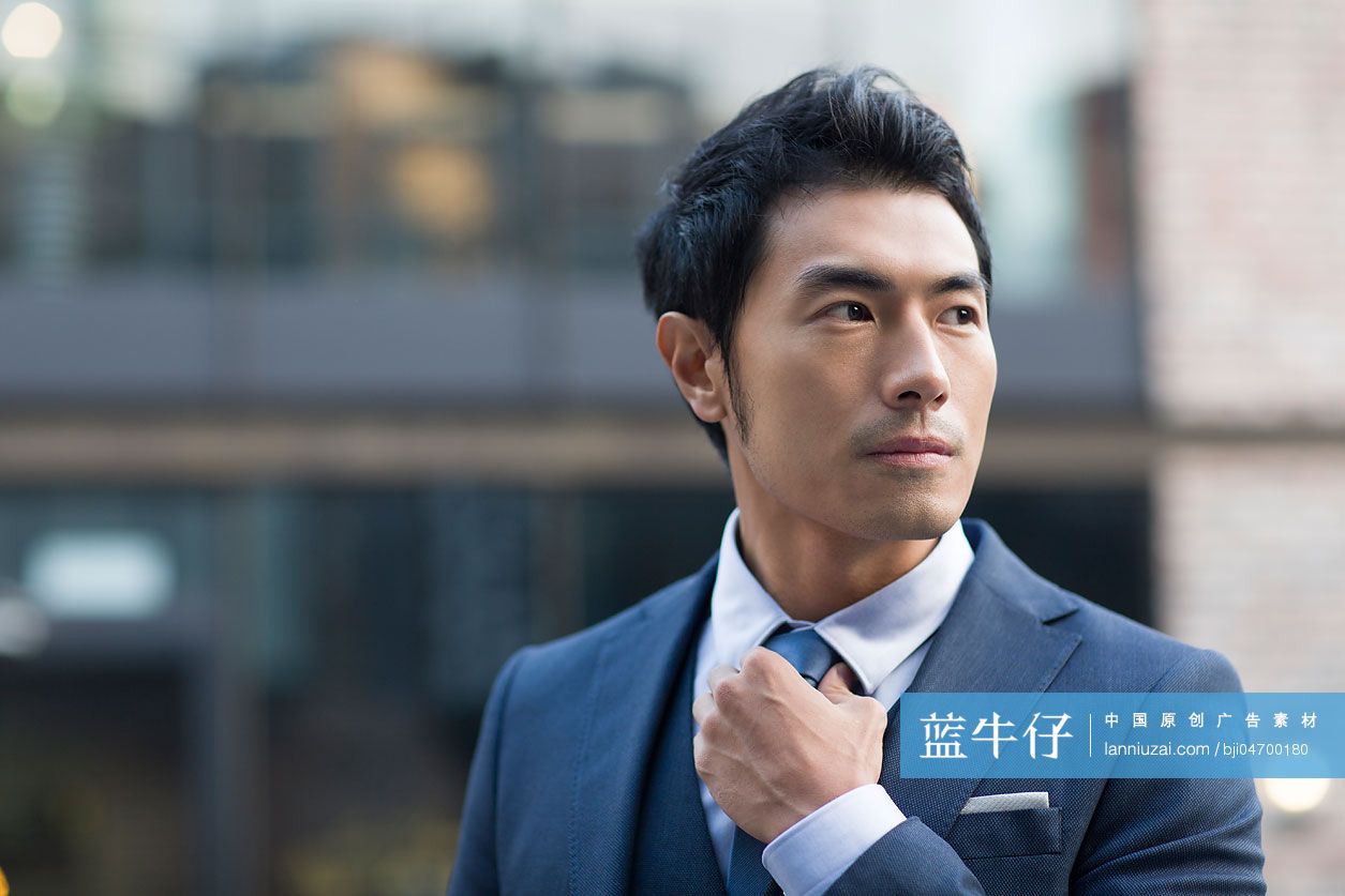 自信的商务男士-蓝牛仔影像-中国原创广告影像素材