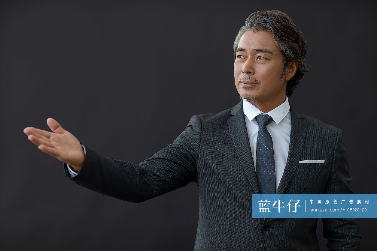 自信的商务男士