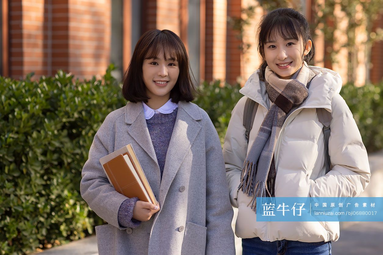 校园里的大学生
